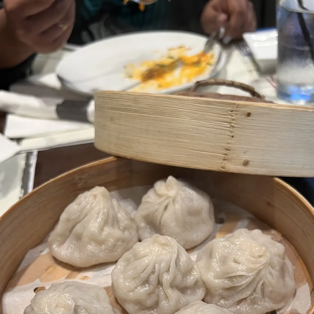 juicy pork bao 上海小笼包